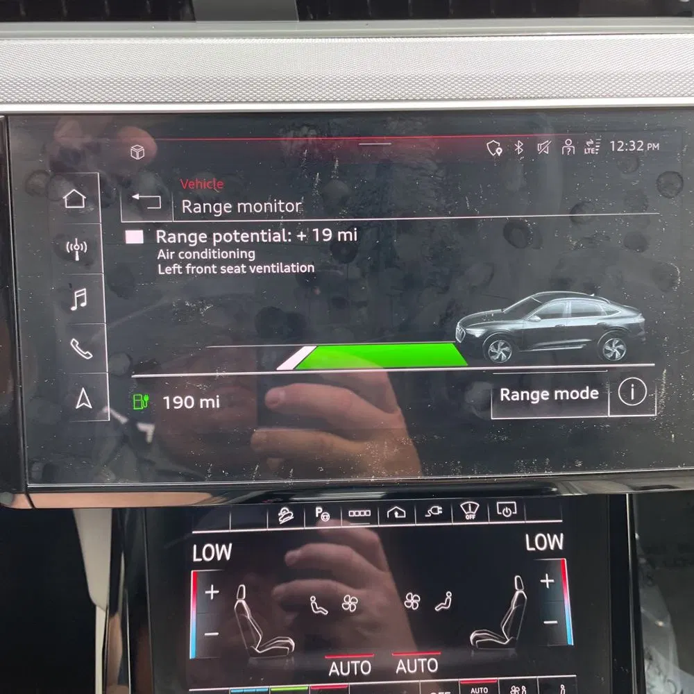 2024 Audi Q8 e-tron S-Line Pres