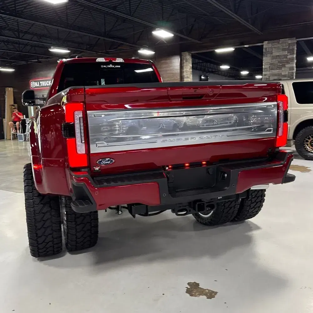 2025 Ford F-350 Super Duty Platinum
