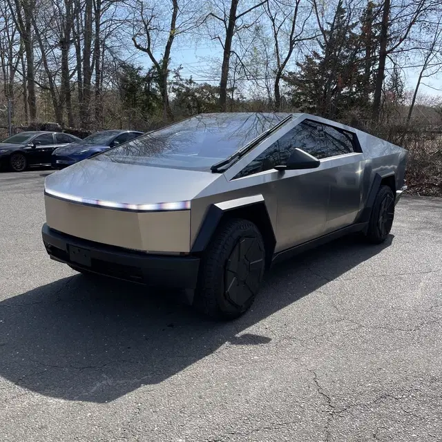 2024 Tesla Cybertruck Base