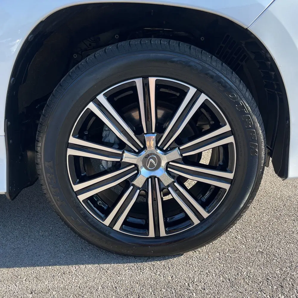 2021 Lexus LX 570 Three-Row