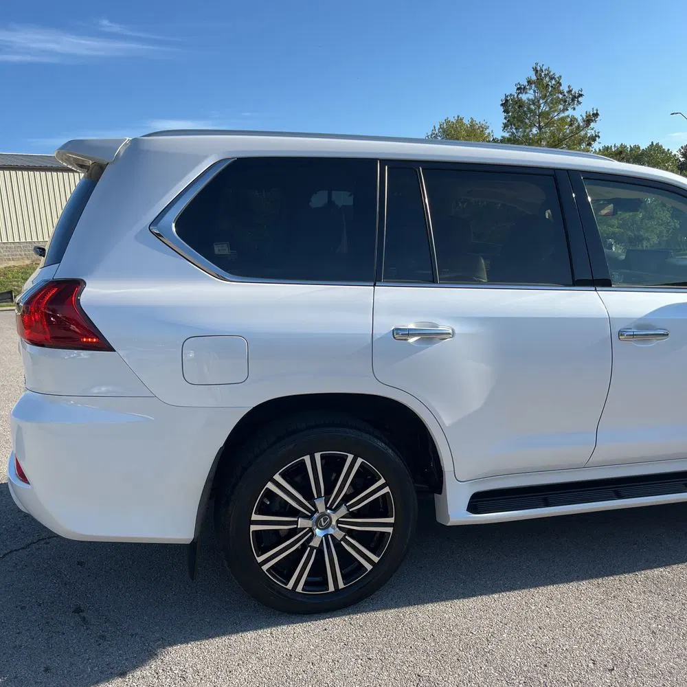 2021 Lexus LX 570 Three-Row