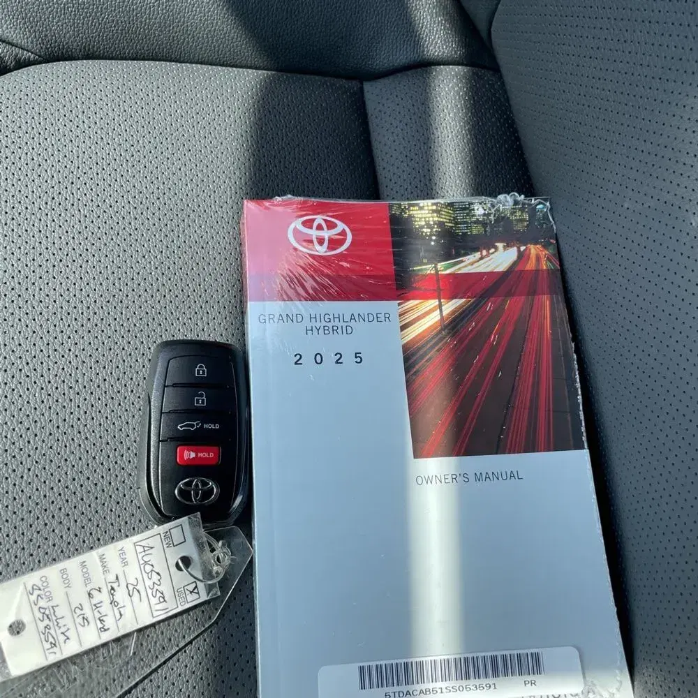 2025 Toyota Grand Highlander Hybrid XLE