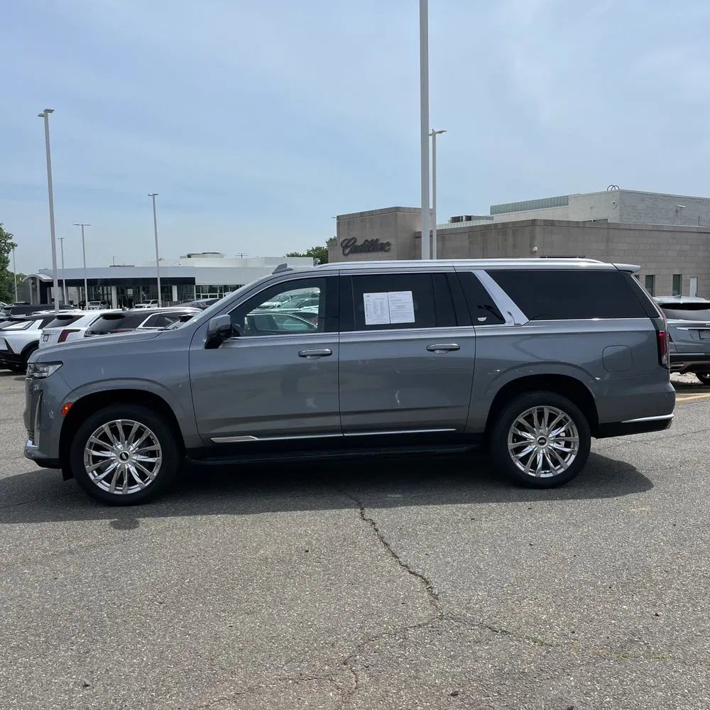 2022 Cadillac Escalade ESV Premium Luxury