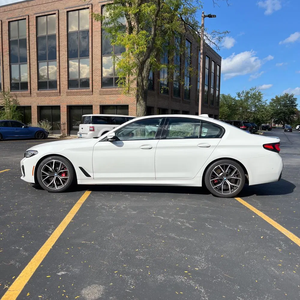 2023 BMW 5-Series M550xi