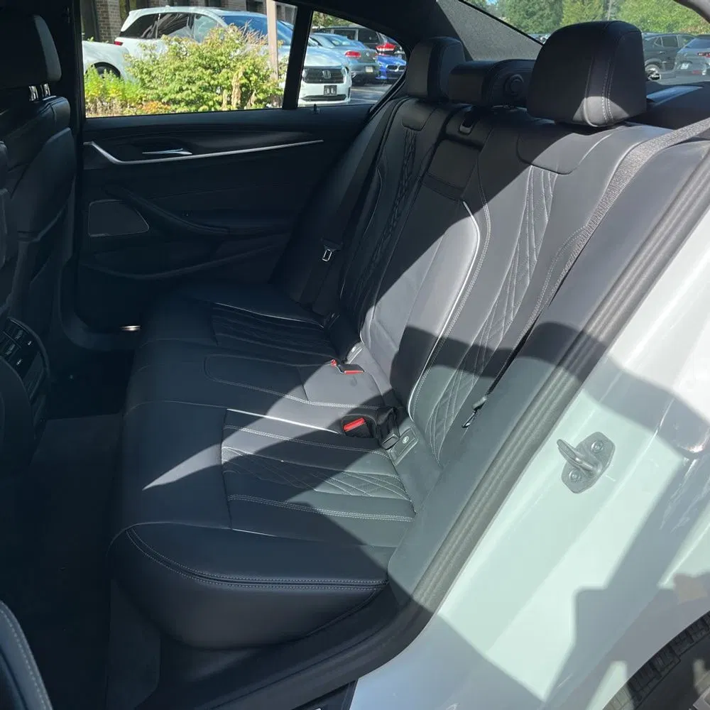 2023 BMW 5-Series M550xi