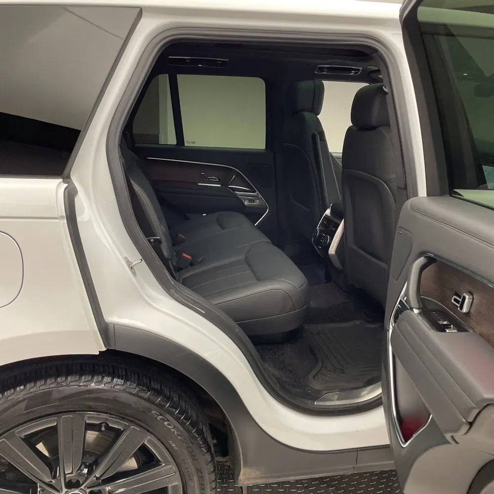 2023 Land Rover Range Rover P400 SE