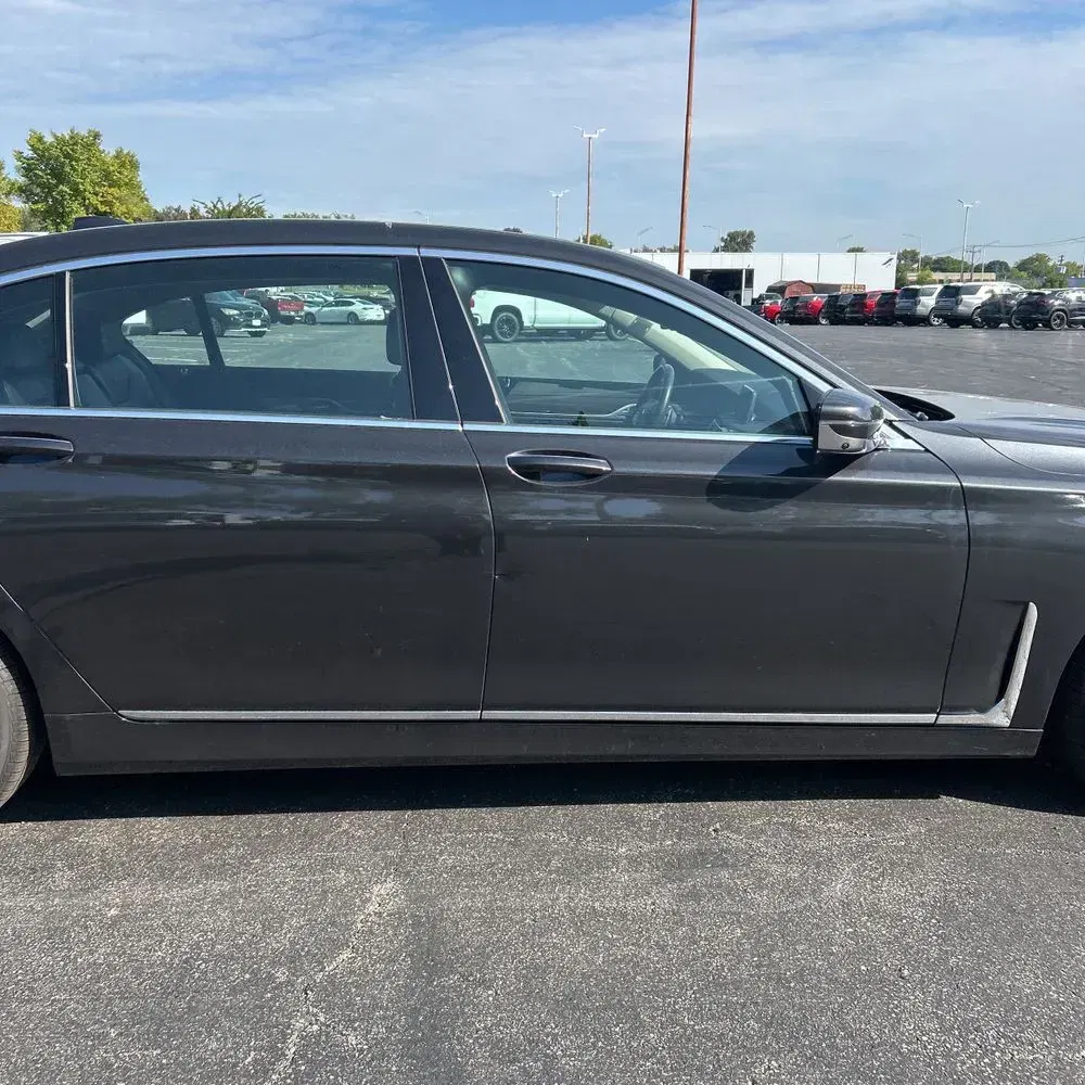 2022 BMW 7-Series 740i