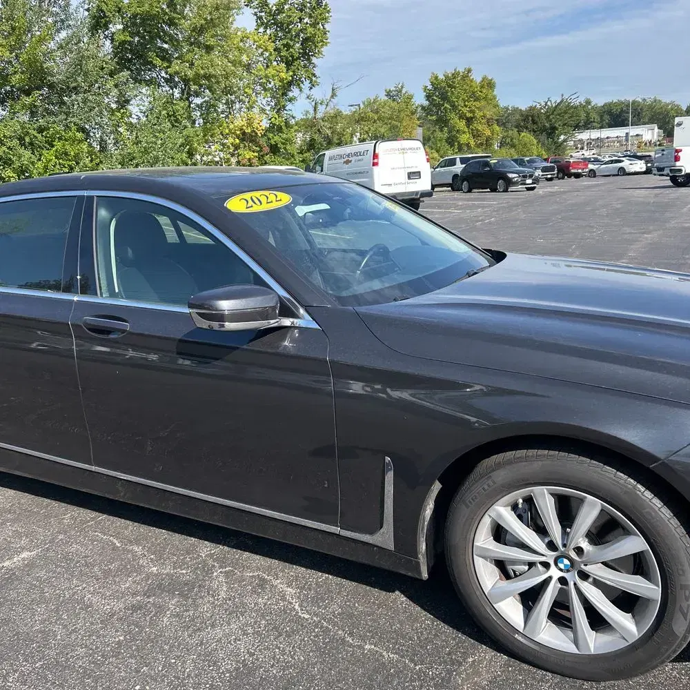 2022 BMW 7-Series 740i
