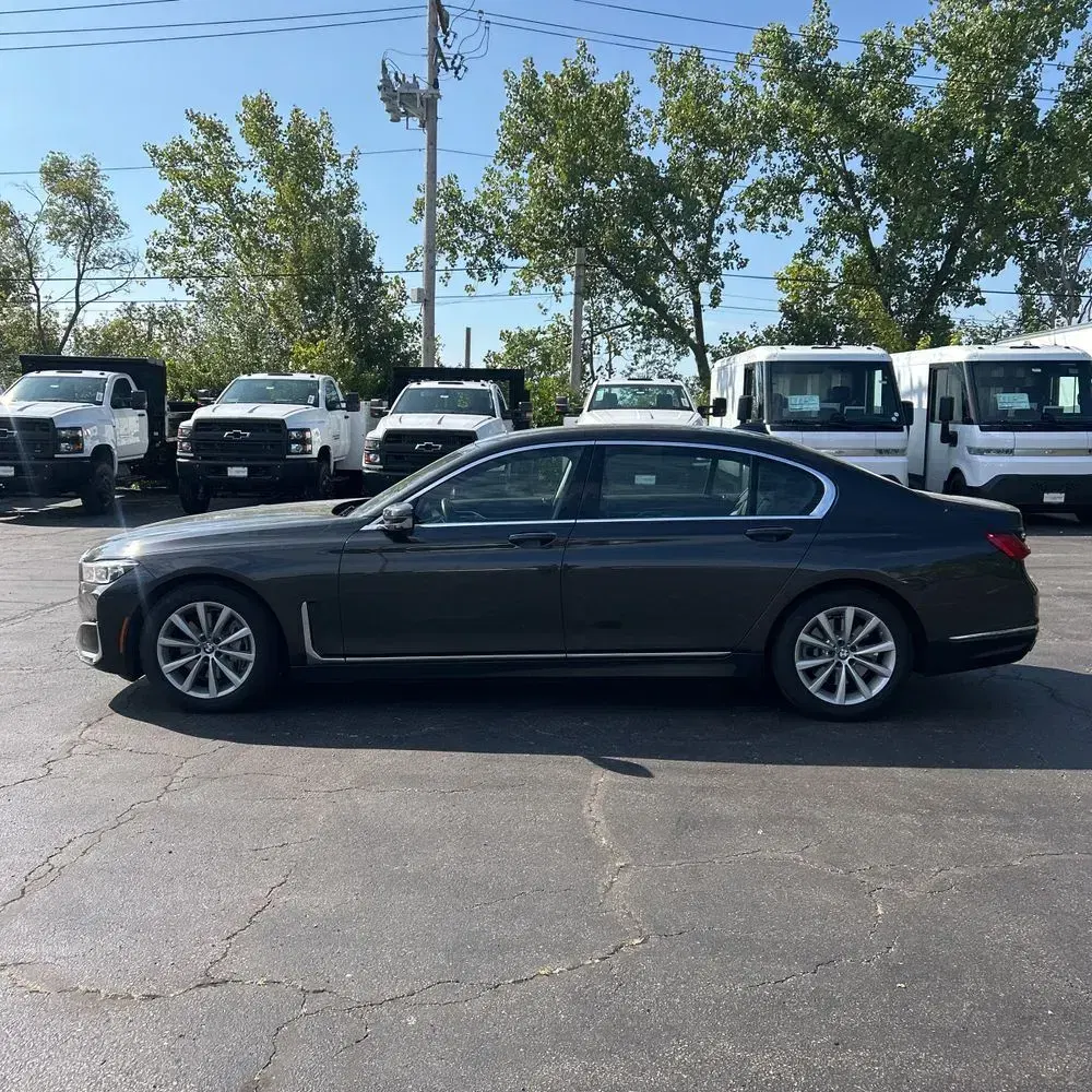 2022 BMW 7-Series 740i