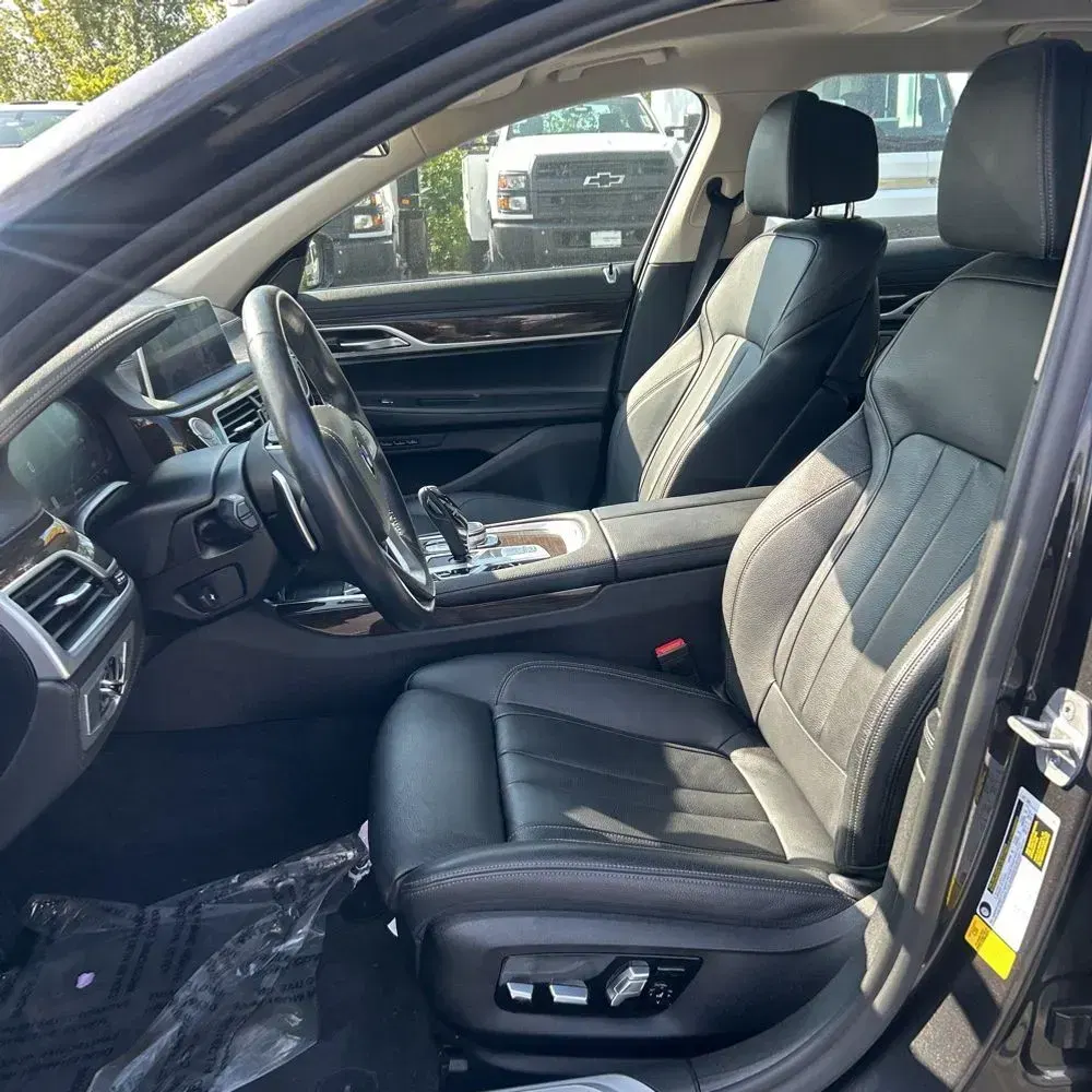 2022 BMW 7-Series 740i