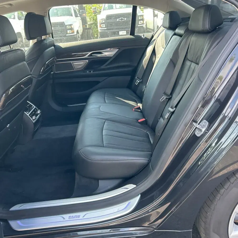 2022 BMW 7-Series 740i