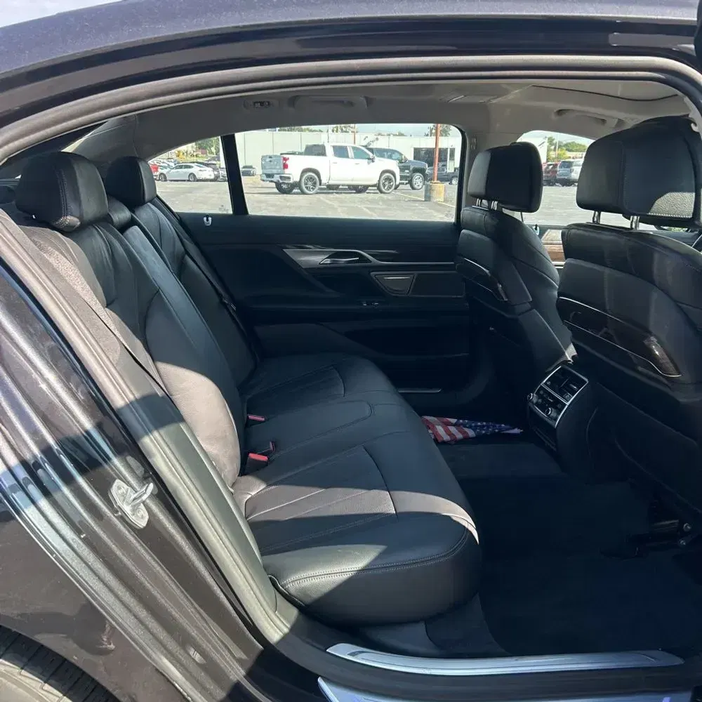 2022 BMW 7-Series 740i