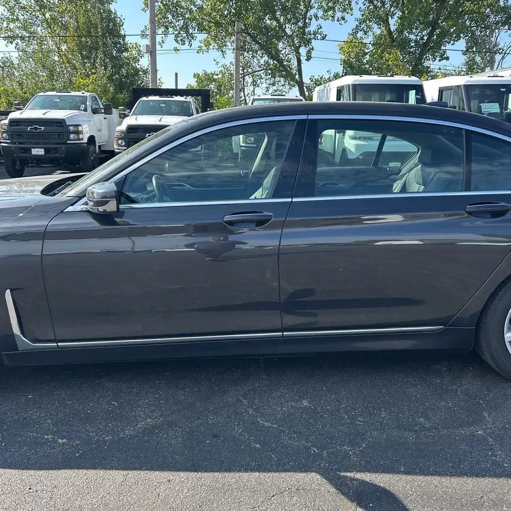 2022 BMW 7-Series 740i