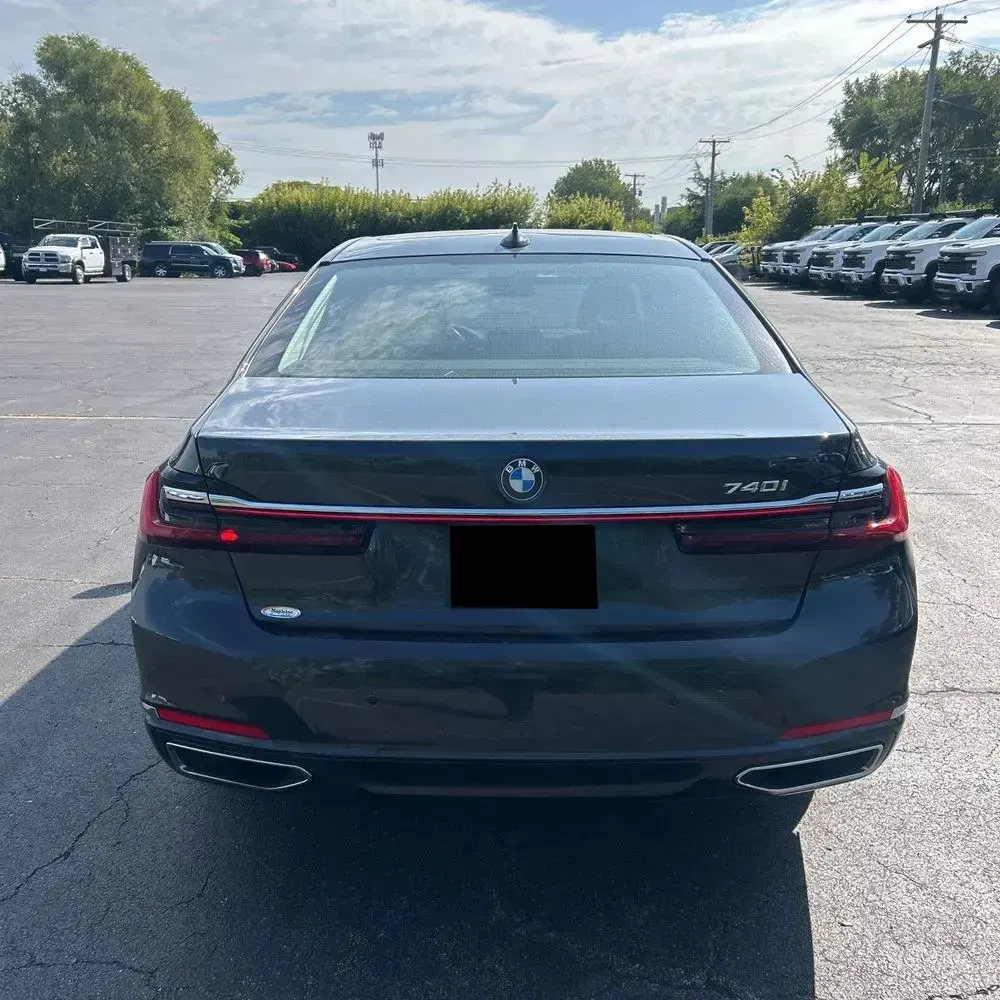 2022 BMW 7-Series 740i