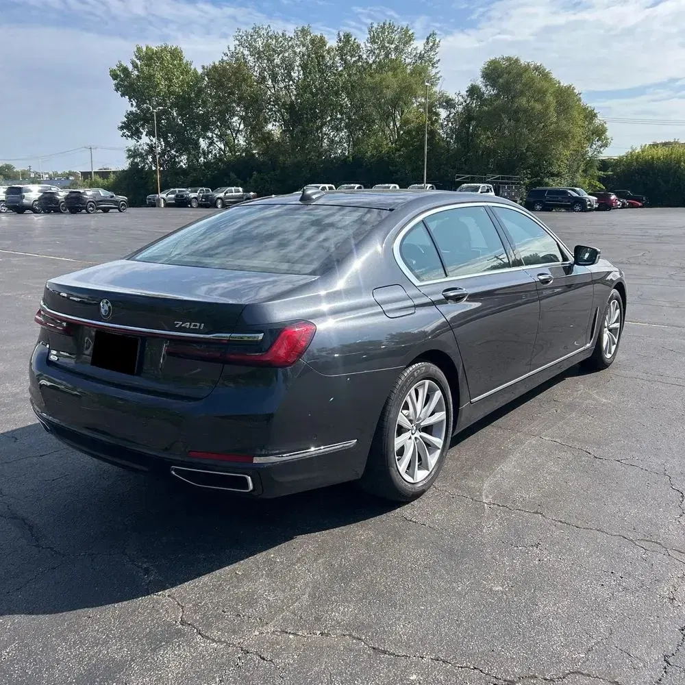 2022 BMW 7-Series 740i
