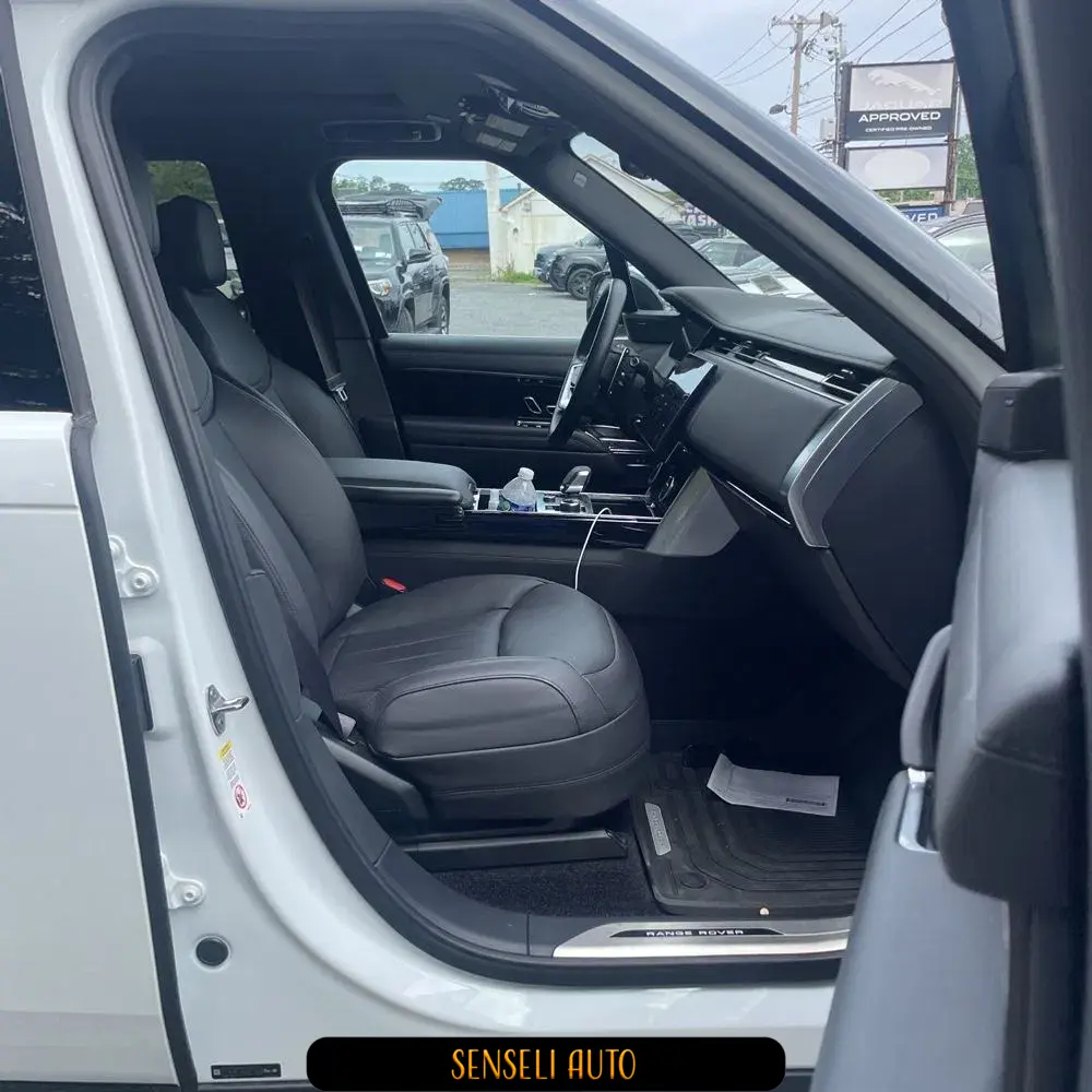 2023 Land Rover Range Rover P530 SE