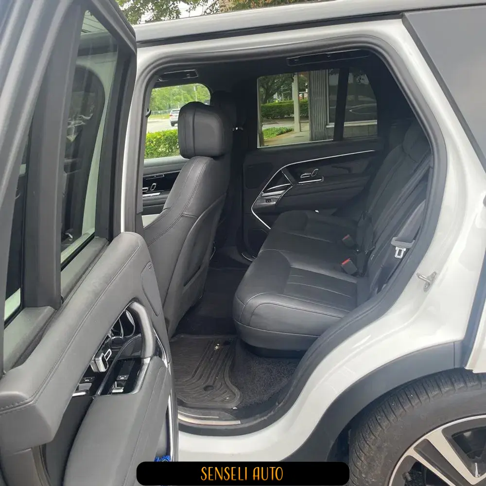 2023 Land Rover Range Rover P530 SE