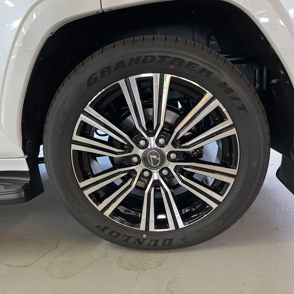 2025 Lexus LX 700h Luxury