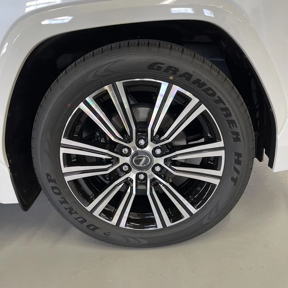 2025 Lexus LX 700h Luxury