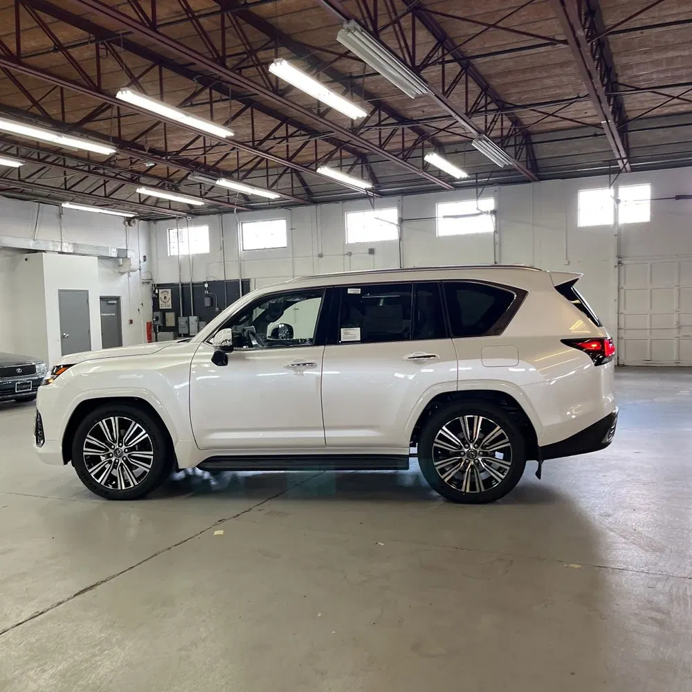 2025 Lexus LX 700h Luxury