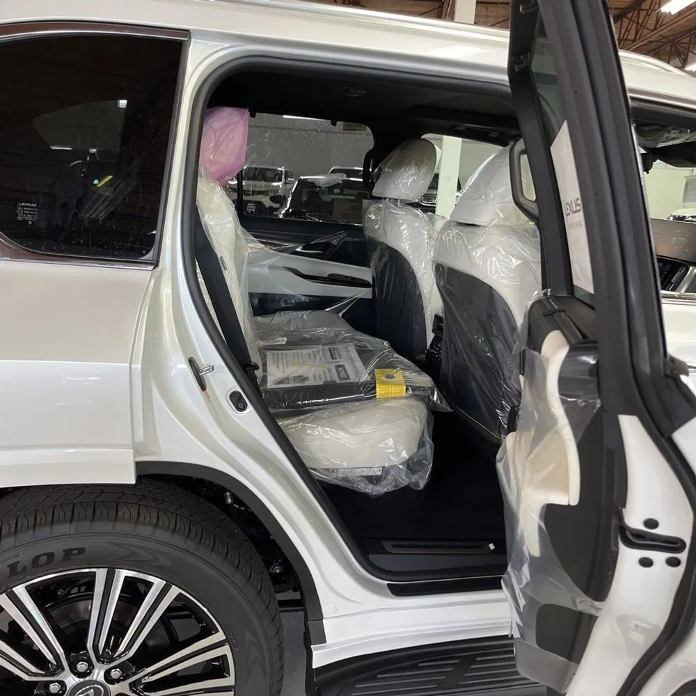 2025 Lexus LX 700h Luxury