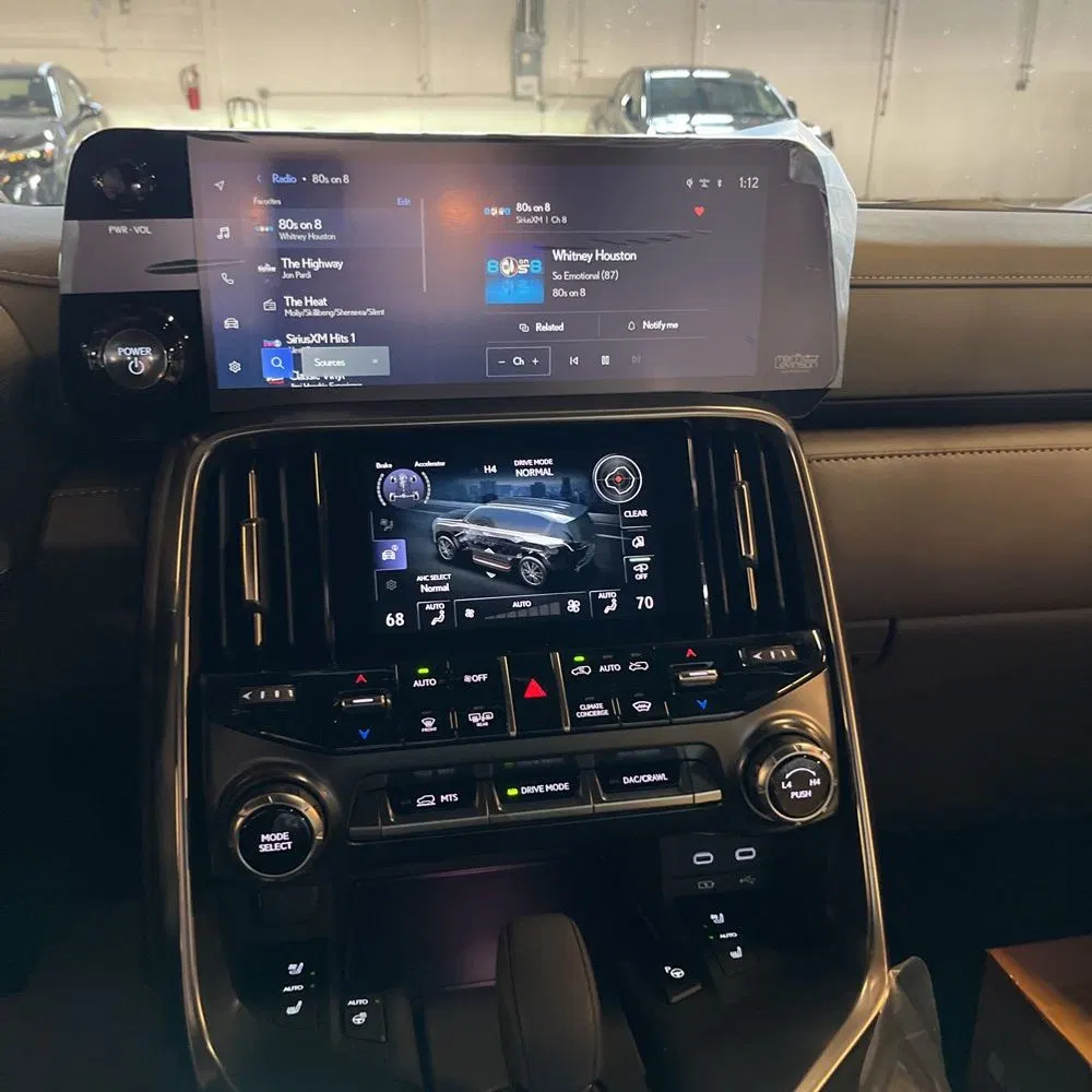 2025 Lexus LX 700h Luxury