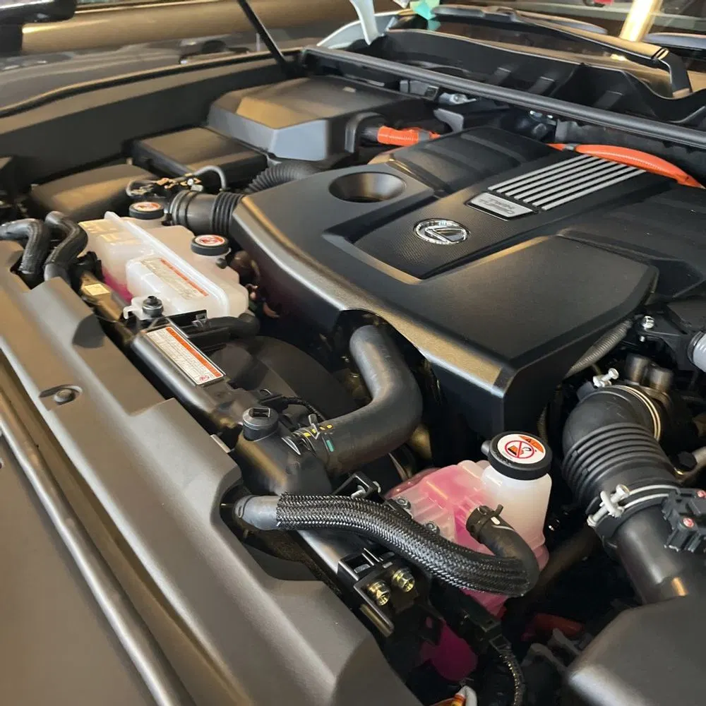 2025 Lexus LX 700h Luxury