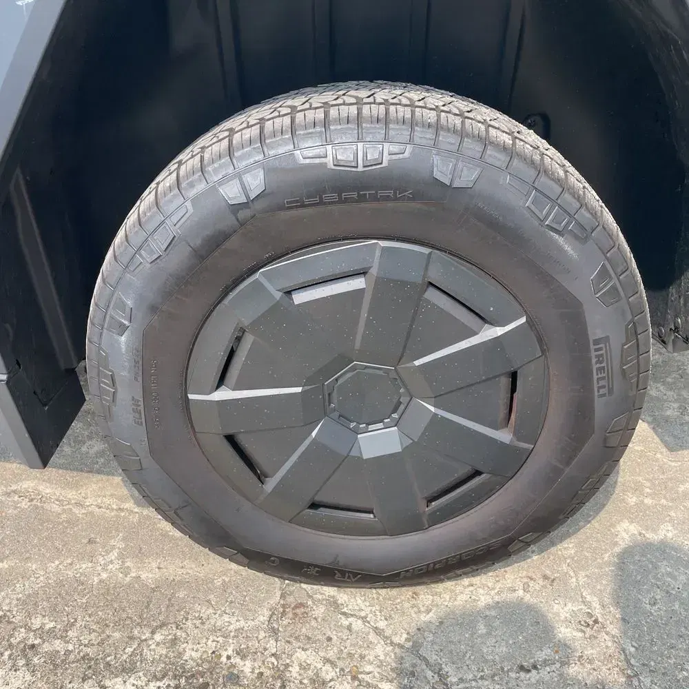 2024 Tesla Cybertruck Base