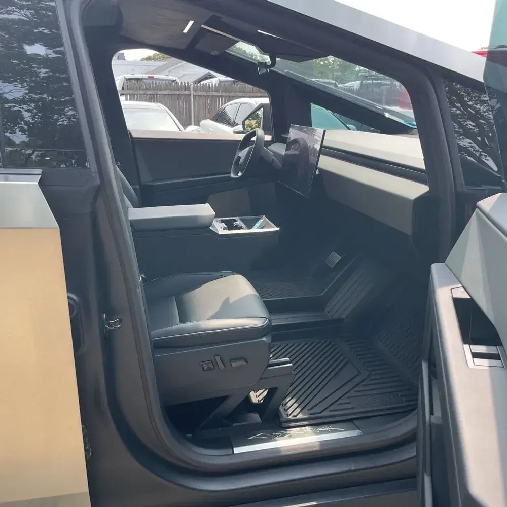 2024 Tesla Cybertruck Base