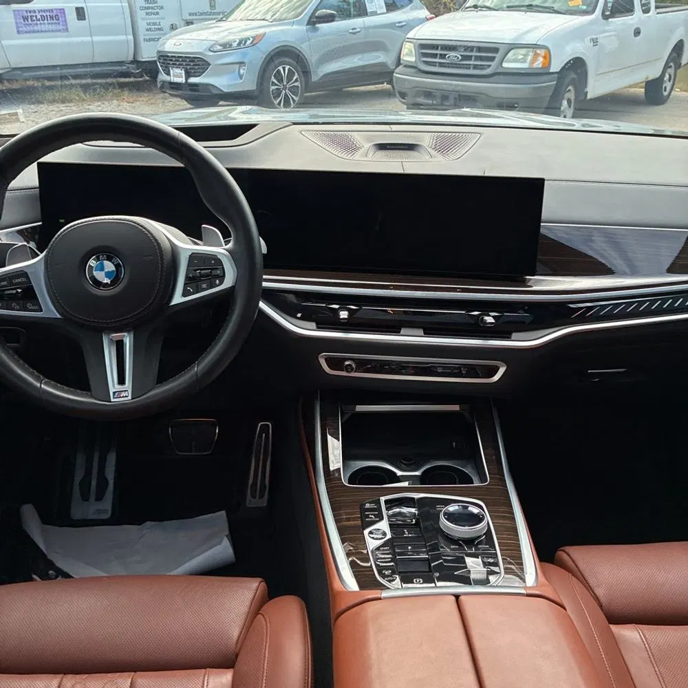 2024 BMW X7 M60i