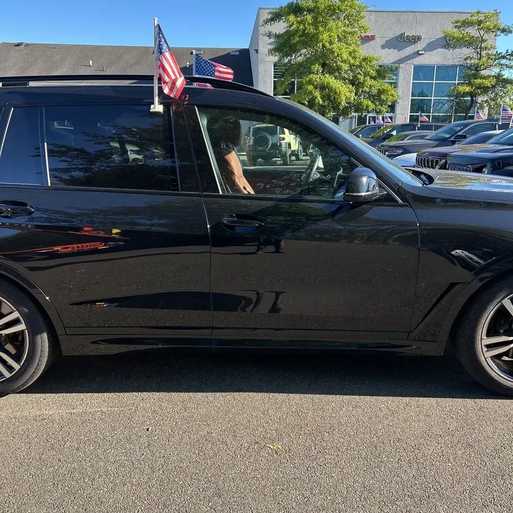 2025 BMW X7 M60i