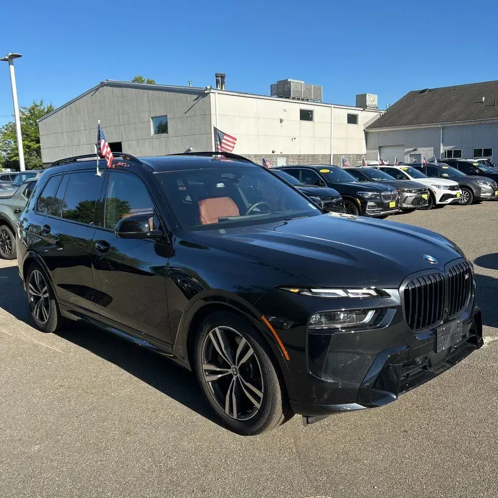 2025 BMW X7 M60i
