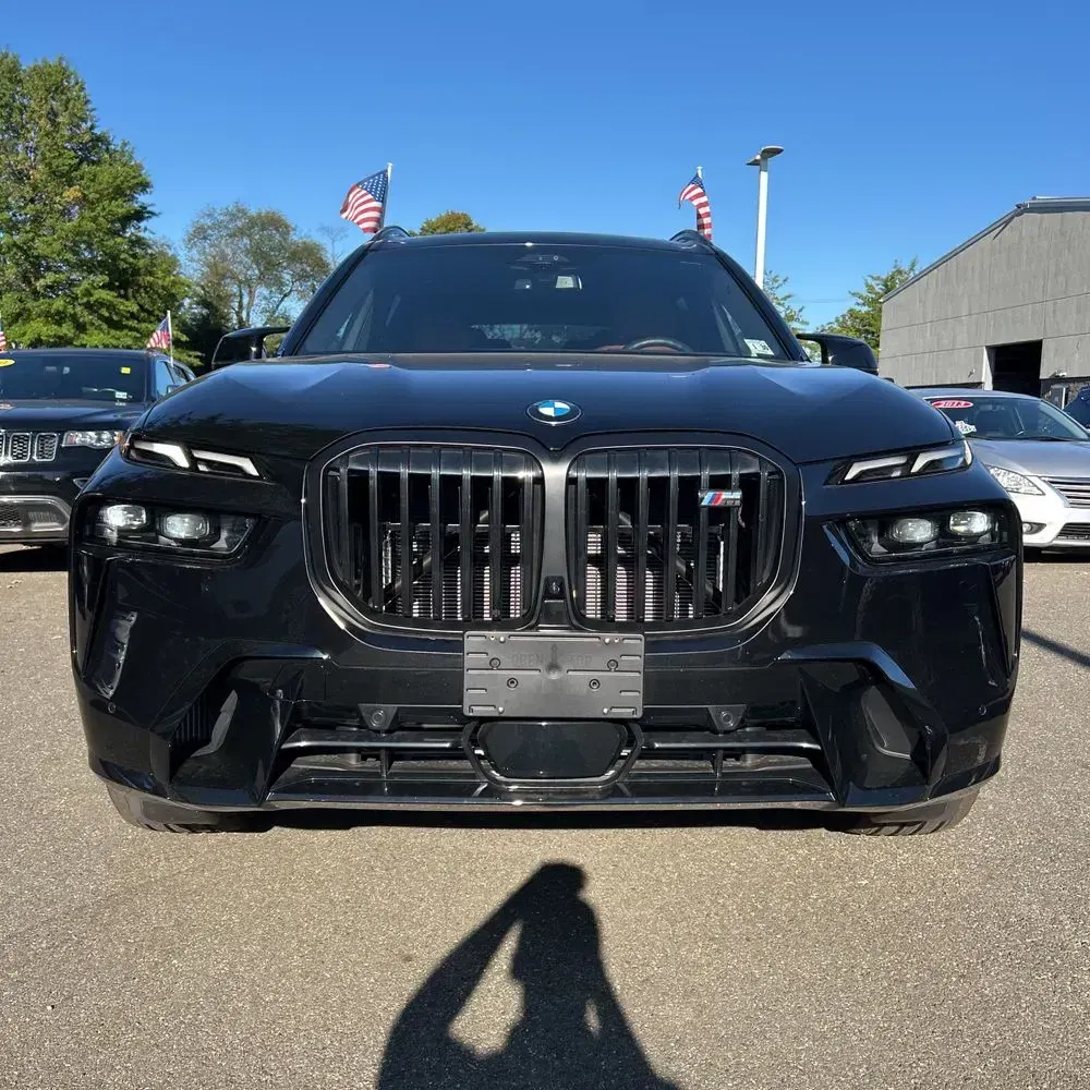 2025 BMW X7 M60i