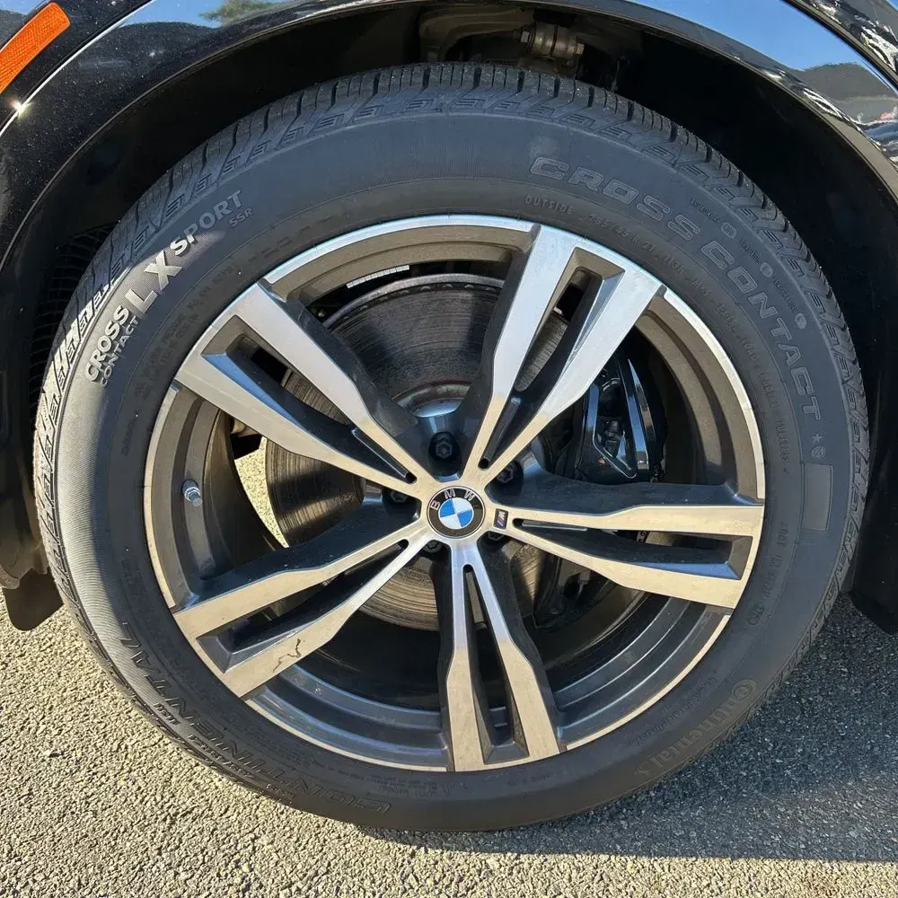 2025 BMW X7 M60i