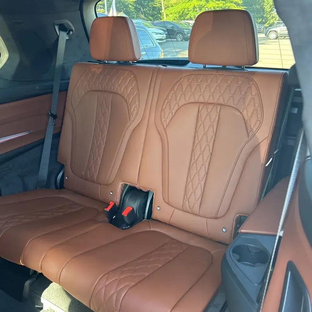 2025 BMW X7 M60i