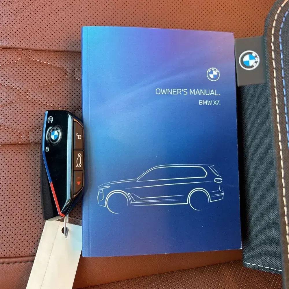 2025 BMW X7 M60i