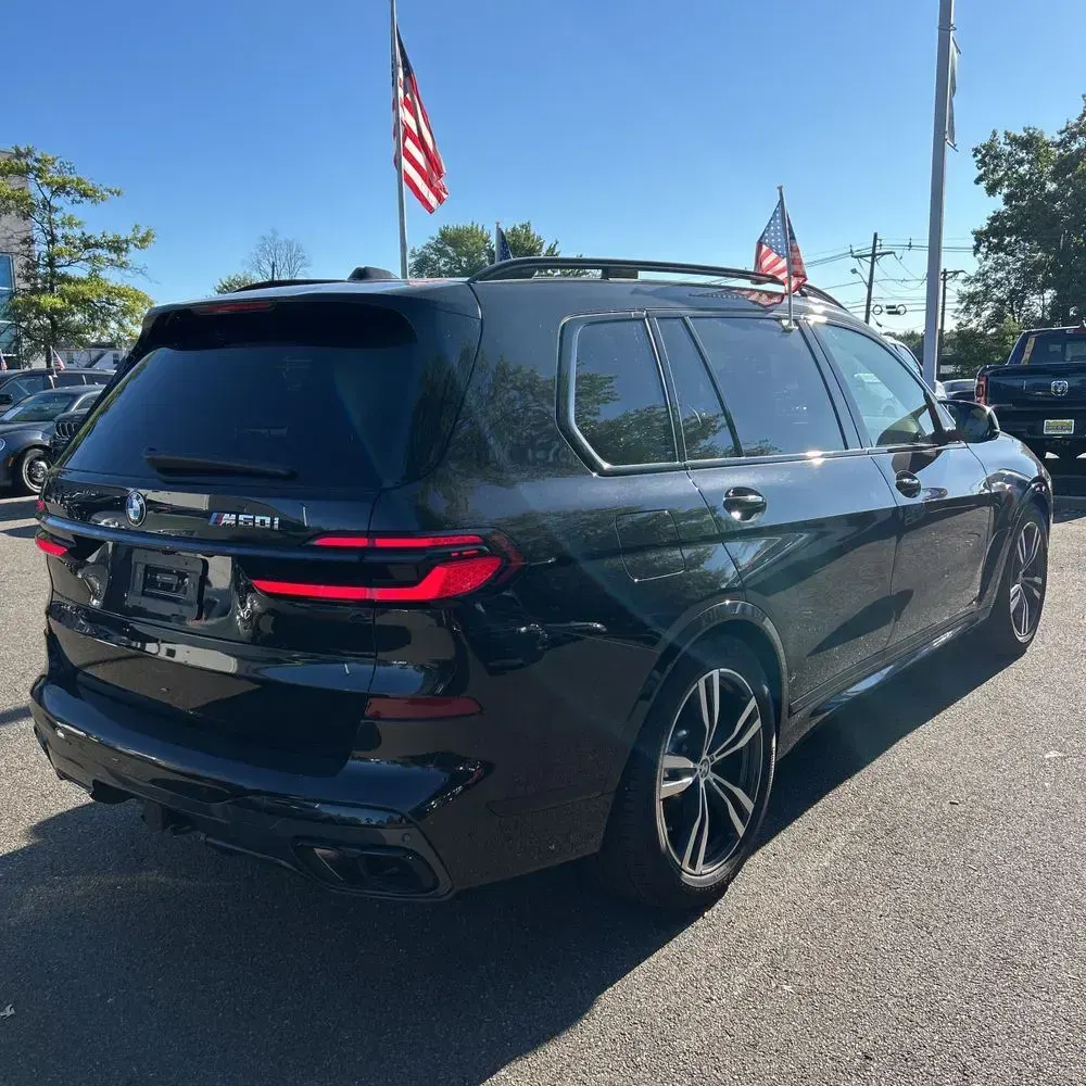 2025 BMW X7 M60i