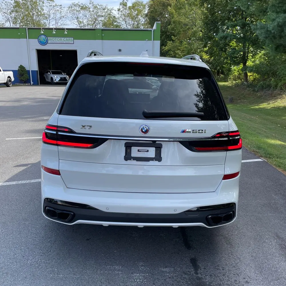 2023 BMW X7 M60i