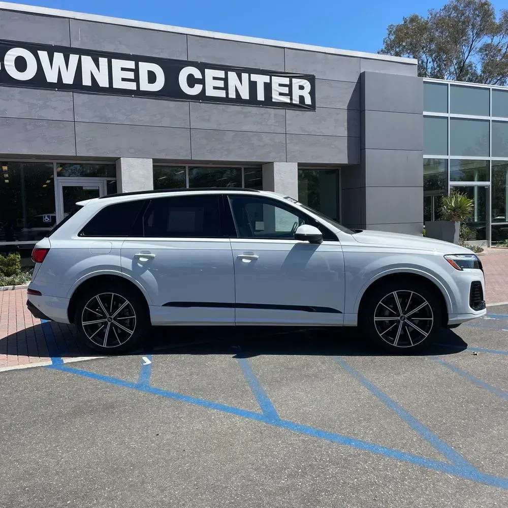 2025 Audi Q7 Premium Plus 45