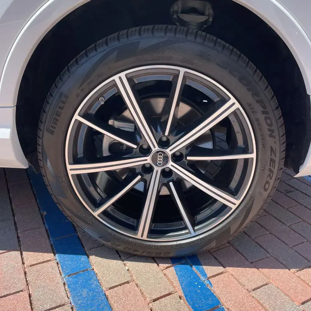 2025 Audi Q7 Premium Plus 45