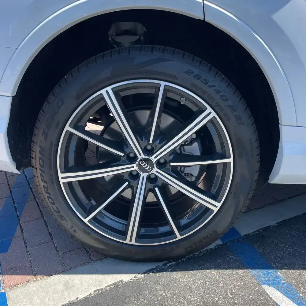 2025 Audi Q7 Premium Plus 45