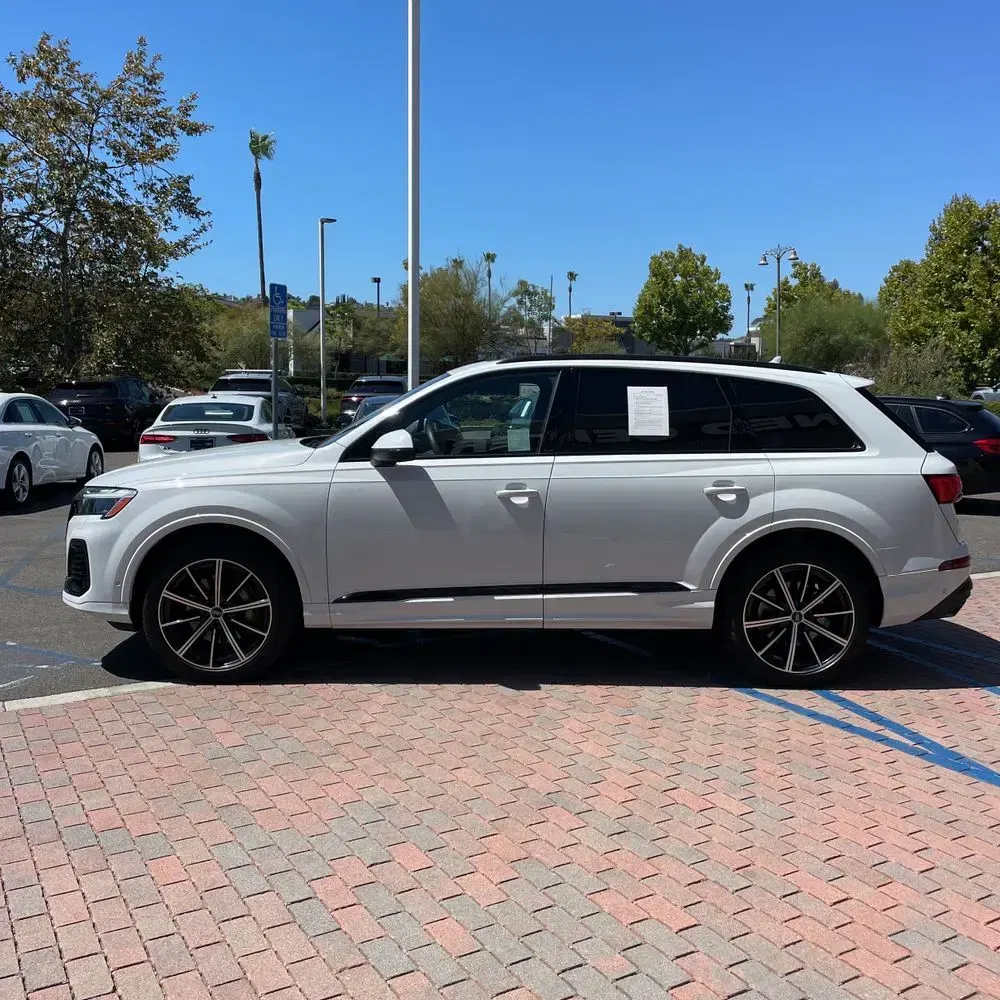 2025 Audi Q7 Premium Plus 45