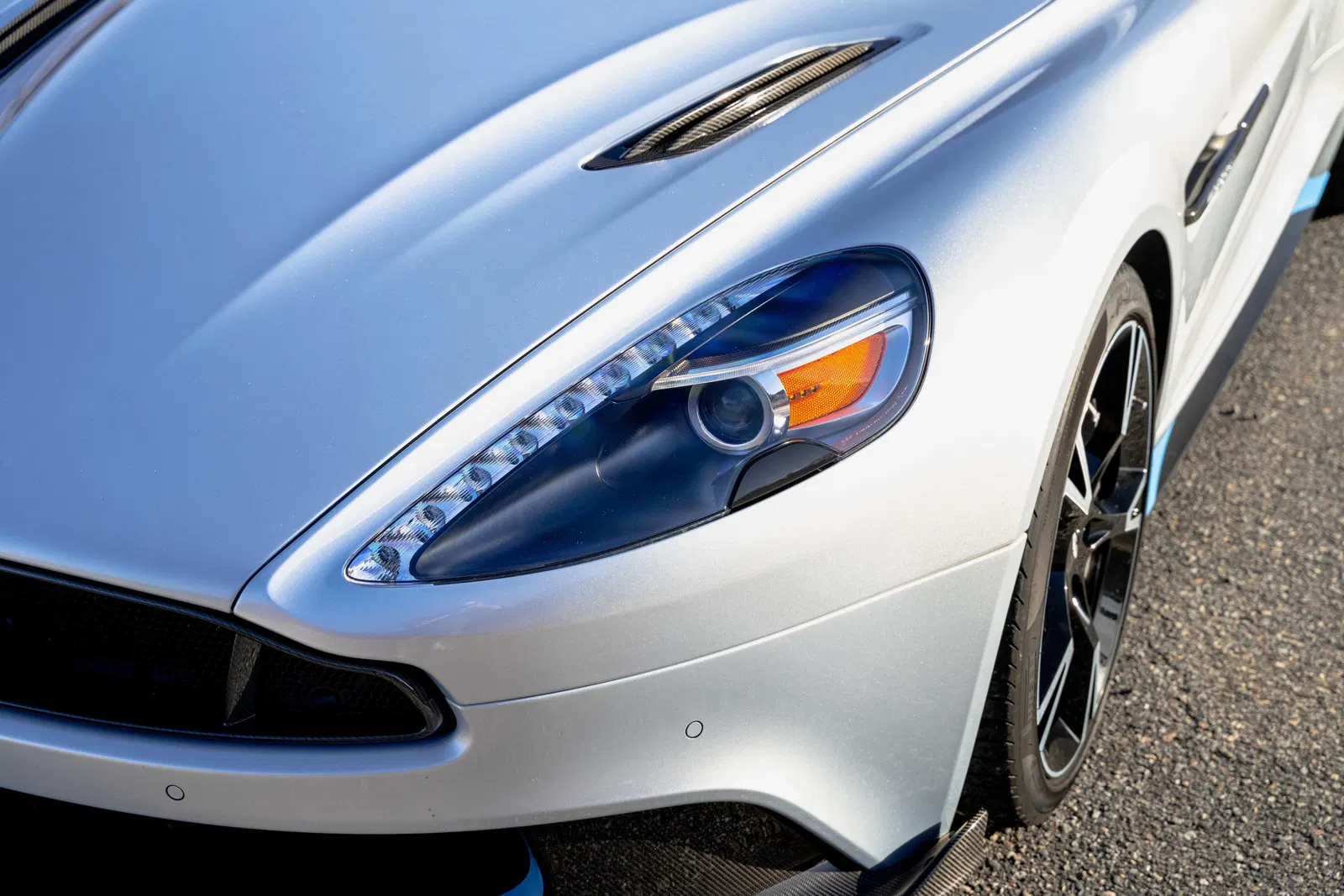 2018 Aston Martin Vanquish S Coupe - ~13,900 Miles, 580-hp V12, Full Graphics Pack, Unmodified