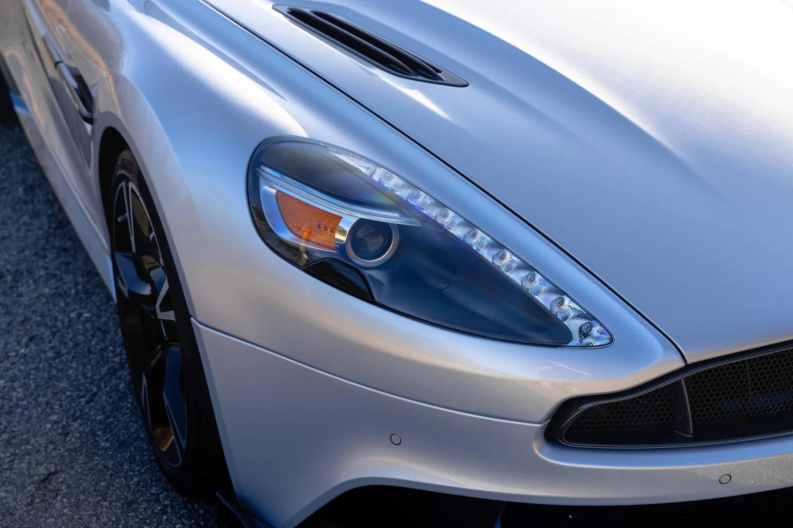 2018 Aston Martin Vanquish S Coupe - ~13,900 Miles, 580-hp V12, Full Graphics Pack, Unmodified