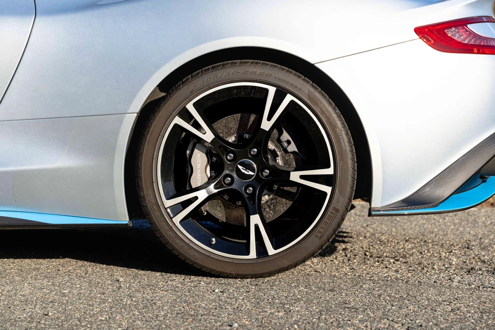 2018 Aston Martin Vanquish S Coupe - ~13,900 Miles, 580-hp V12, Full Graphics Pack, Unmodified