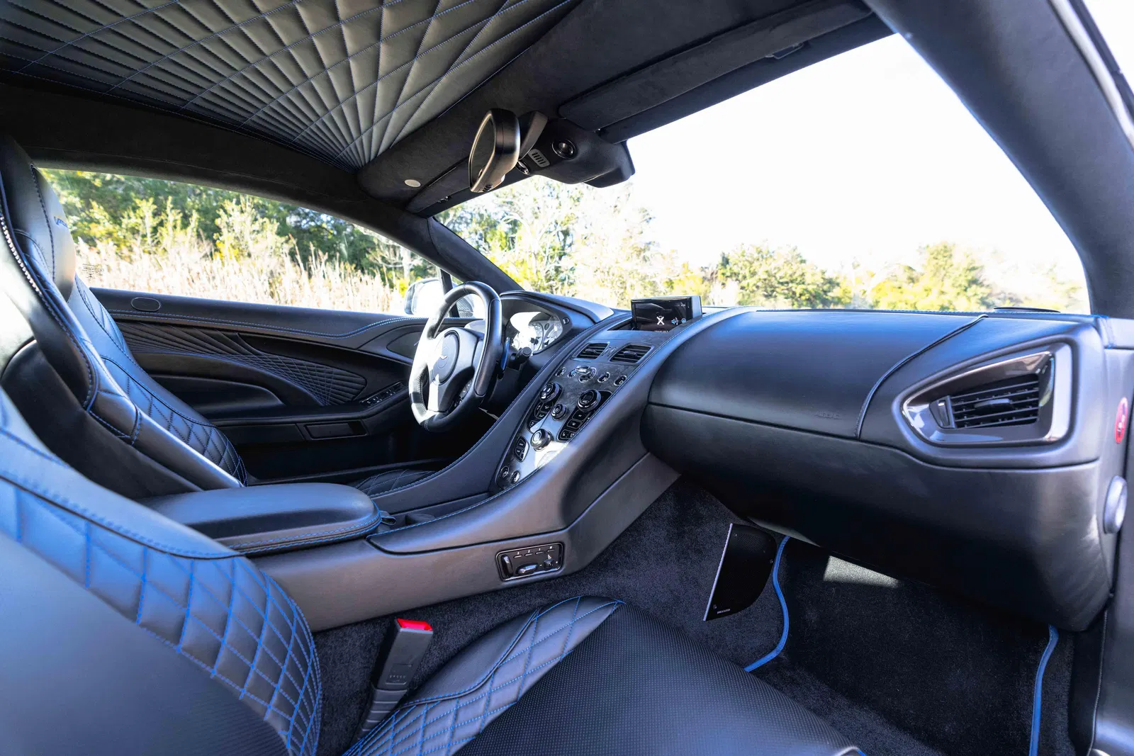 2018 Aston Martin Vanquish S Coupe - ~13,900 Miles, 580-hp V12, Full Graphics Pack, Unmodified