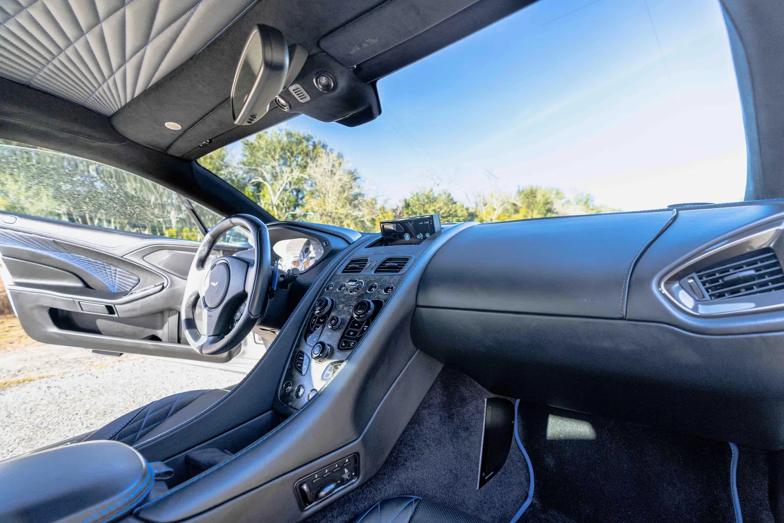 2018 Aston Martin Vanquish S Coupe - ~13,900 Miles, 580-hp V12, Full Graphics Pack, Unmodified