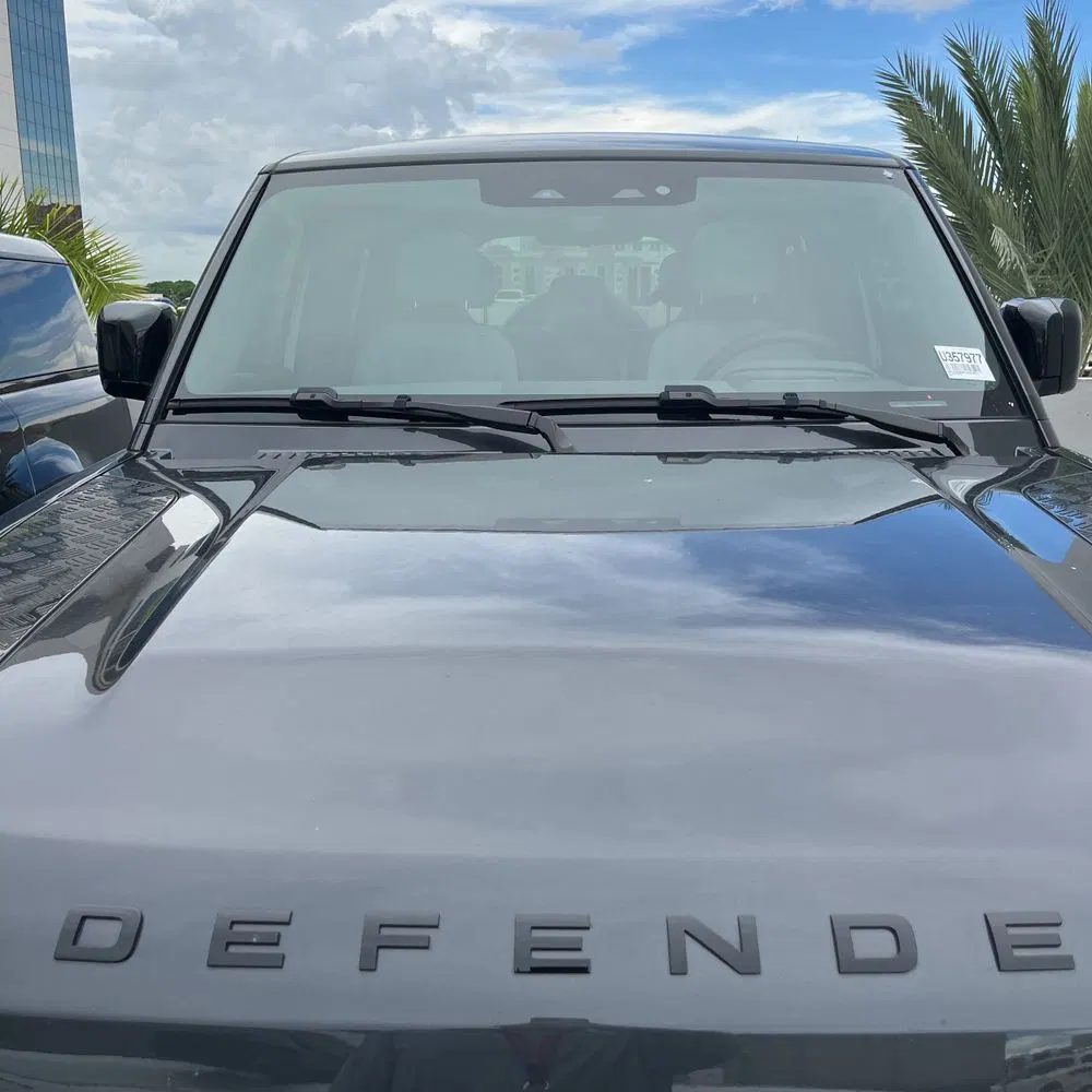 2025 Land Rover Defender 110 V8 P525