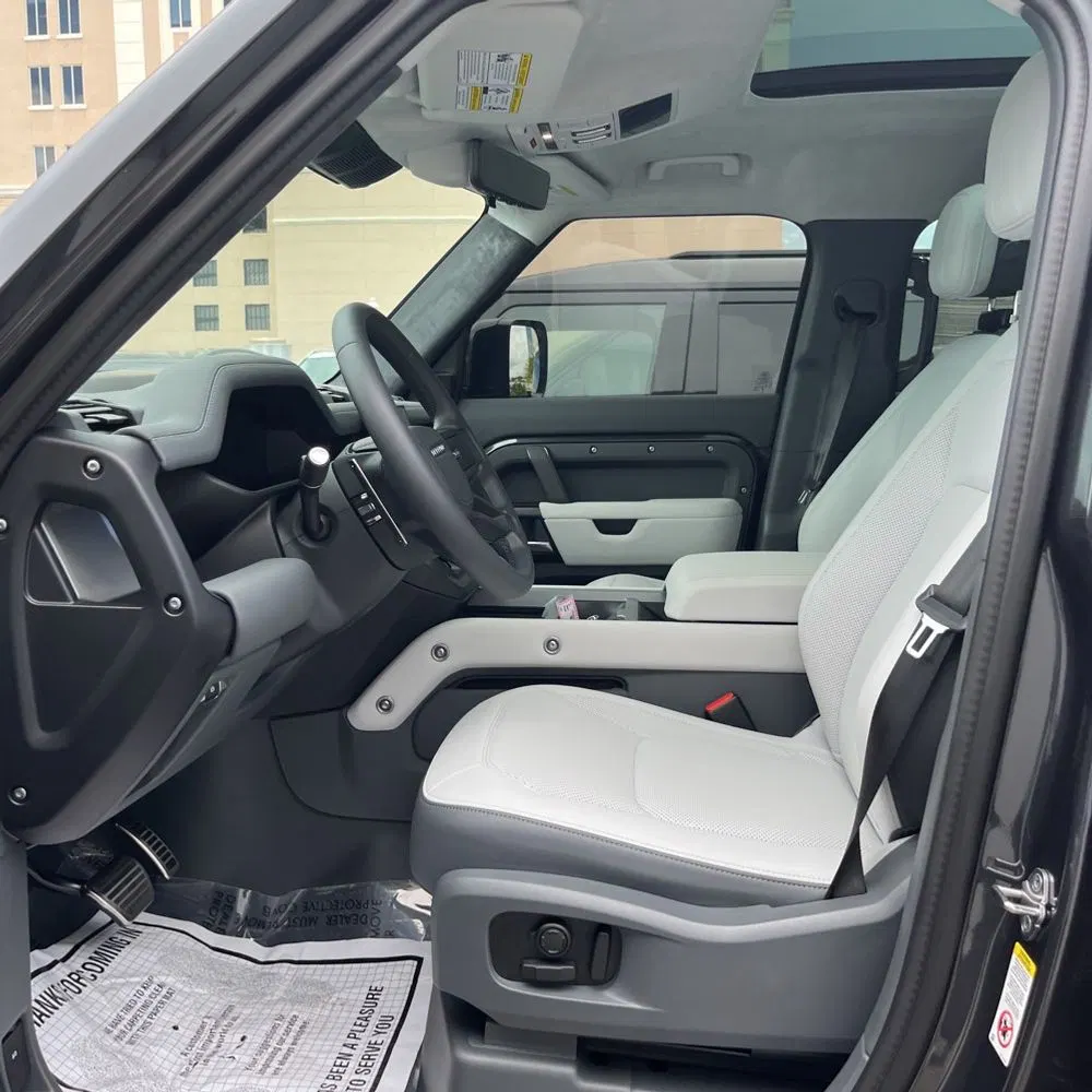 2025 Land Rover Defender 110 V8 P525