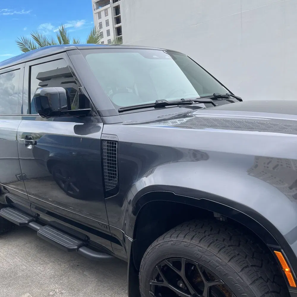 2025 Land Rover Defender 110 V8 P525